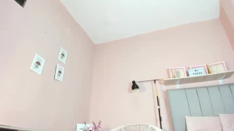 Snapshot of mary_cute9 chatting on 09.25.25 mary_cute9 online show from 09.25.25
