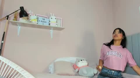 Snapshot of mary_cute9 chatting on 09.30.25 mary_cute9 online show from 09.30.25