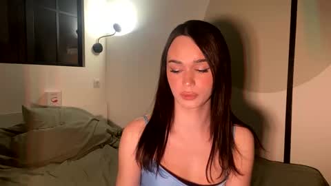 Snapshot of mary_geyson1 chatting on 12.16.25 Mary online show from 12.16.25