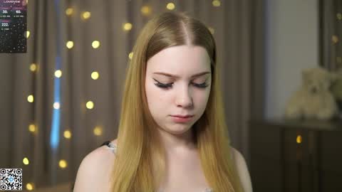 Snapshot of mary_hope_u chatting on 01.12.25 Mary online show from 01.12.25