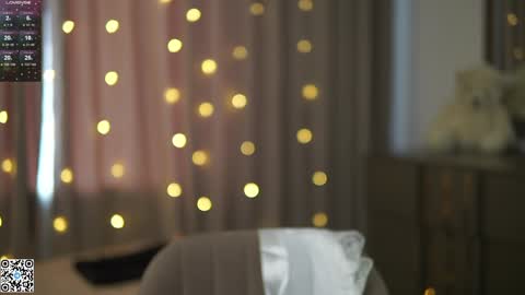 Snapshot of mary_hope_u chatting on 01.12.25 Mary online show from 01.12.25