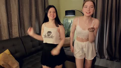 Snapshot of mary_hope_u chatting on 02.01.25 Mary online show from 02.01.25