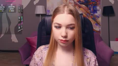 Snapshot of mary_hope_u chatting on 12.04.25 Mary online show from 12.04.25