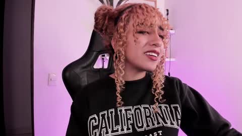 Snapshot of mary_jane_lovers chatting on 01.21.25 Mary Jane online show from 01.21.25