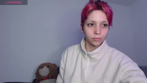                      100   online show from 10.11.25