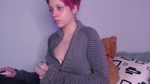                      100   online show from 10.12.25