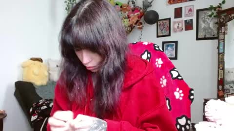                      100   online show from 04.25.26