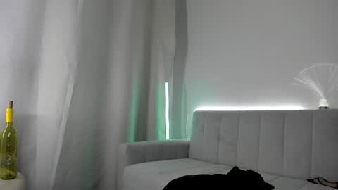 Snapshot of mary_julia chatting on 02.24.25 Julia online show from 02.24.25