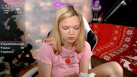 Snapshot of mary_lunar chatting on 12.11.24 Mary online show from 12.11.24