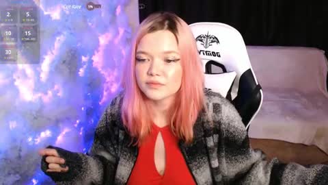 Snapshot of mary_lunar chatting on 03.05.25 Mary online show from 03.05.25