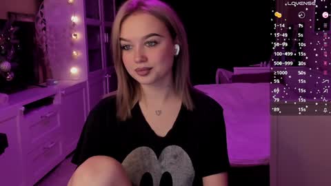 Snapshot of mary_romance chatting on 01.09.25 Mary online show from 01.09.25