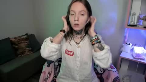 Snapshot of mary_xextra chatting on 10.25.25 Mary GTM3Mon Wed Thu Sat Sun 0400 am-1030pm online show from 10.25.25