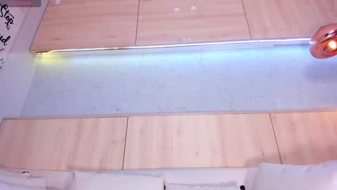   online show from 01.08.25