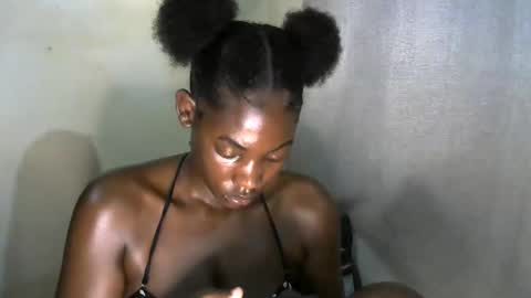 Snapshot of marygaire72 chatting on 11.11.25 Mary online show from 11.11.25