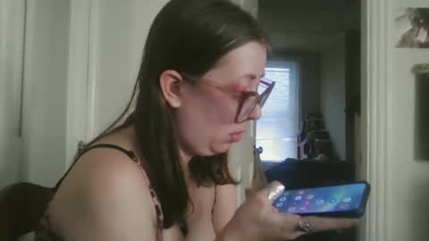 Snapshot of maryjaneflowers chatting on 12.12.24 maryjaneflowers online show from 12.12.24