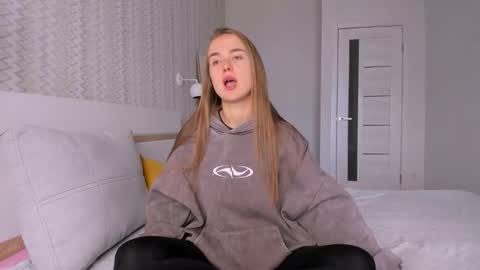 Mari online show from 10.28.25