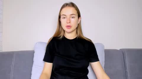 Mari online show from 11.25.25