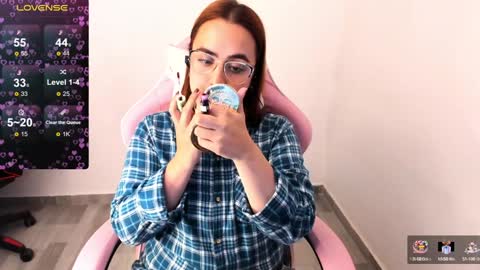 Snapshot of maryluna95 chatting on 01.31.25 Dulce Maria online show from 01.31.25