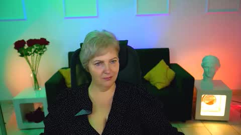 marymogan online show from 10.15.25