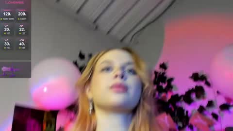 Snapshot of marynixoxo chatting on 02.18.25 Mary x online show from 02.18.25