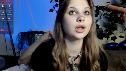 Snapshot of marynixoxo chatting on 03.04.25 Mary x online show from 03.04.25