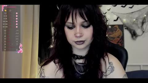 Snapshot of marynixoxo chatting on 10.31.25 Mary x online show from 10.31.25