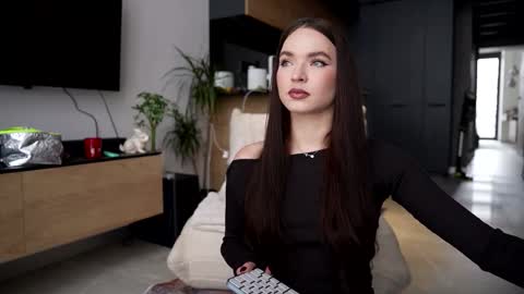 Snapshot of marypsiss chatting on 11.26.25 Marina online show from 11.26.25