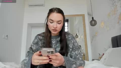 Snapshot of marypsiss chatting on 12.03.25 Marina online show from 12.03.25