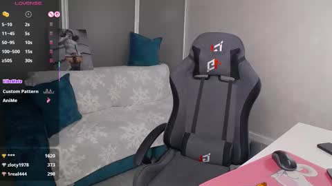 Snapshot of marysantamonika chatting on 10.14.25 Mary online show from 10.14.25