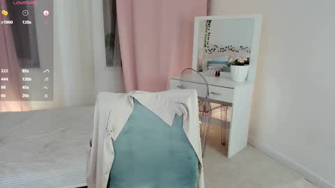 Snapshot of marywaddell chatting on 02.24.25 Mary online show from 02.24.25