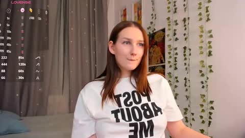 Snapshot of marywaddell chatting on 12.18.25 Mary online show from 12.18.25