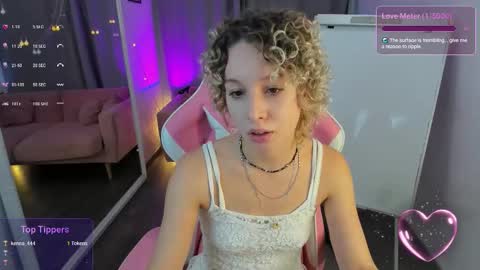 Mary online show from 11.21.25