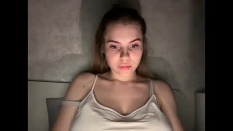 Snapshot of maryyourr chatting on 12.21.25 MaryYourr online show from 12.21.25