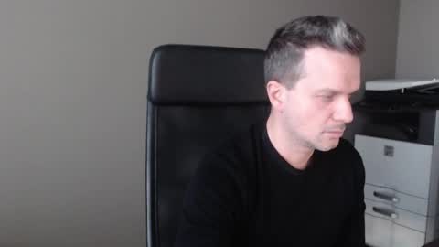 Snapshot of maschiodavide89 chatting on 12.24.24 David online show from 12.24.24