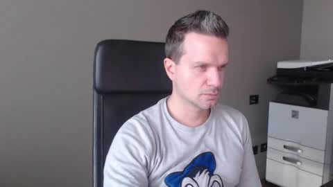 Snapshot of maschiodavide89 chatting on 12.30.24 David online show from 12.30.24