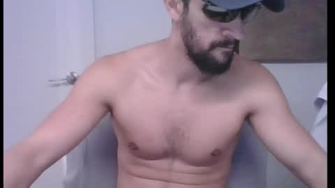 Snapshot of mascuhunk chatting on 02.22.25 mascuhunk online show from 02.22.25