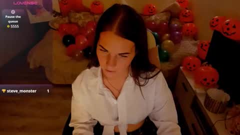 Masha online show from 10.31.25