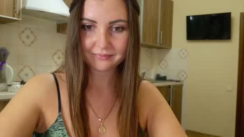 Snapshot of masha_queen chatting on 11.18.25 Masha online show from 11.18.25