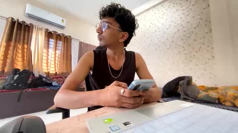 Snapshot of maskboyz2003 chatting on 11.05.25 maskboyz2003 online show from 11.05.25