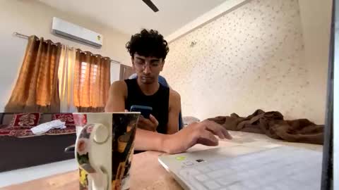 Snapshot of maskboyz2003 chatting on 11.27.25 maskboyz2003 online show from 11.27.25