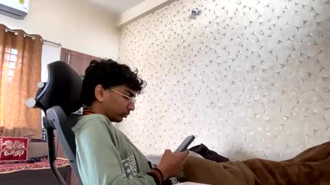 Snapshot of maskboyz2003 chatting on 12.04.25 maskboyz2003 online show from 12.04.25