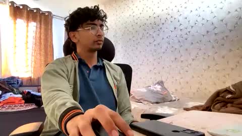 Snapshot of maskboyz2003 chatting on 12.14.25 maskboyz2003 online show from 12.14.25