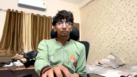 Snapshot of maskboyz2003 chatting on 12.14.25 maskboyz2003 online show from 12.14.25