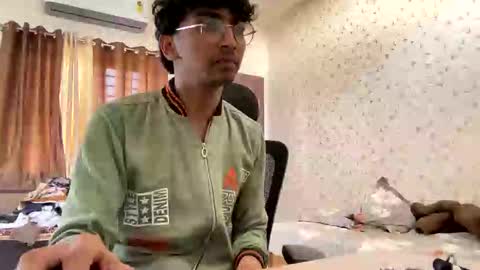 Snapshot of maskboyz2003 chatting on 12.15.25 maskboyz2003 online show from 12.15.25