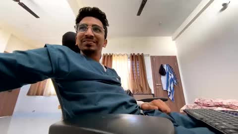 Mask Boy online show from 12.11.24