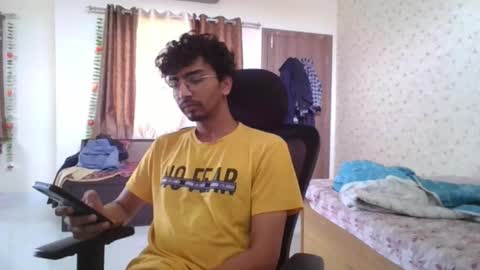 Mask Boy online show from 10.04.25