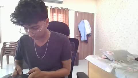 Mask Boy online show from 12.22.25