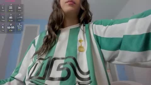 Snapshot of maskedgirl01 chatting on 12.17.25 Scarlet online show from 12.17.25