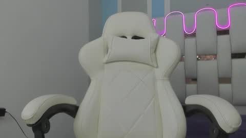 Snapshot of maskedgirl01 chatting on 12.18.25 Scarlet online show from 12.18.25