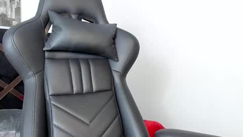 Snapshot of maskedgirl01 chatting on 02.13.26 Scarlet online show from 02.13.26